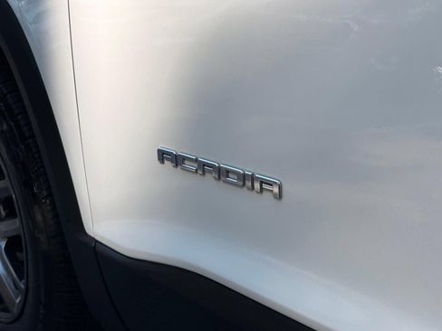 Used 2017 GMC Acadia SLT AWD/4WD image 17