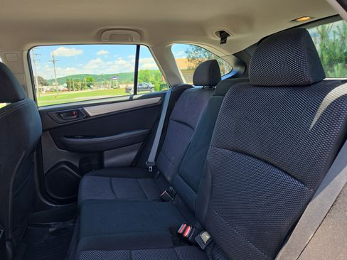 Used 2019 Subaru Outback 2.5i AWD/4WD image 13