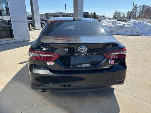 Used 2022 Toyota Camry XLE image 6