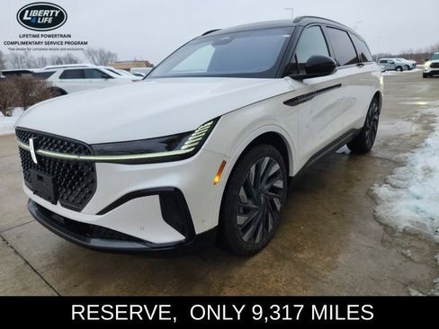 Used 2024 Lincoln Nautilus Reserve w/ Equipment Group 202A image 3