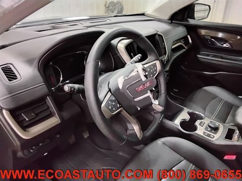 Used 2024 GMC Terrain Denali w/ Denali Premium Package AWD/4WD image 11