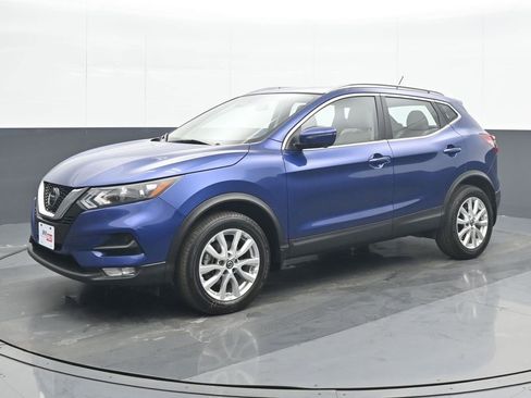 Used 2022 Nissan Rogue Sport SV w/ Technology Package image 2