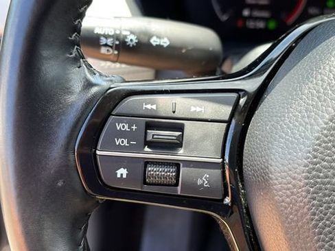 Used 2025 Honda HR-V EX-L image 13