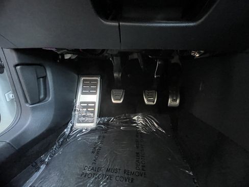 Used 2024 Volkswagen Jetta GLI 40th Anniversary Edition image 30