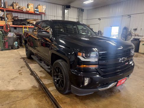 Used 2018 Chevrolet Silverado 1500 LT w/ All Star Edition AWD/4WD image 14