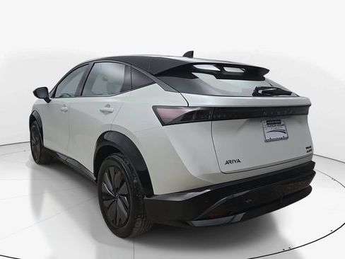 Used 2023 Nissan Ariya AWD image 8
