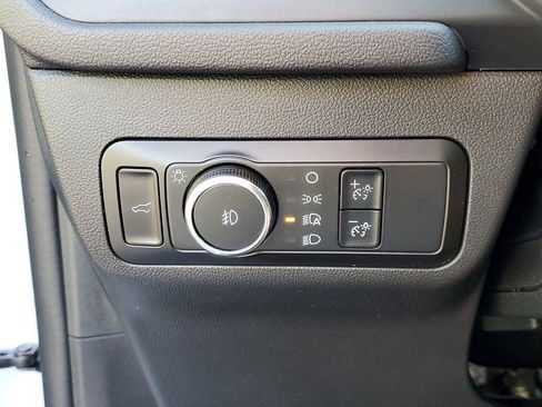 Used 2025 Ford Escape ST-Line Select AWD/4WD image 12