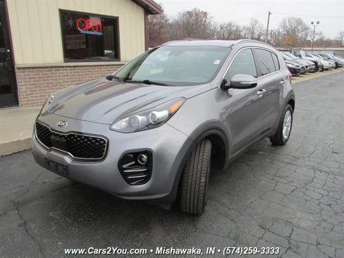 Used 2018 Kia Sportage LX w/ LX Technology Package image 3