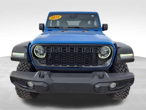 Used 2024 Jeep Wrangler Willys image 4