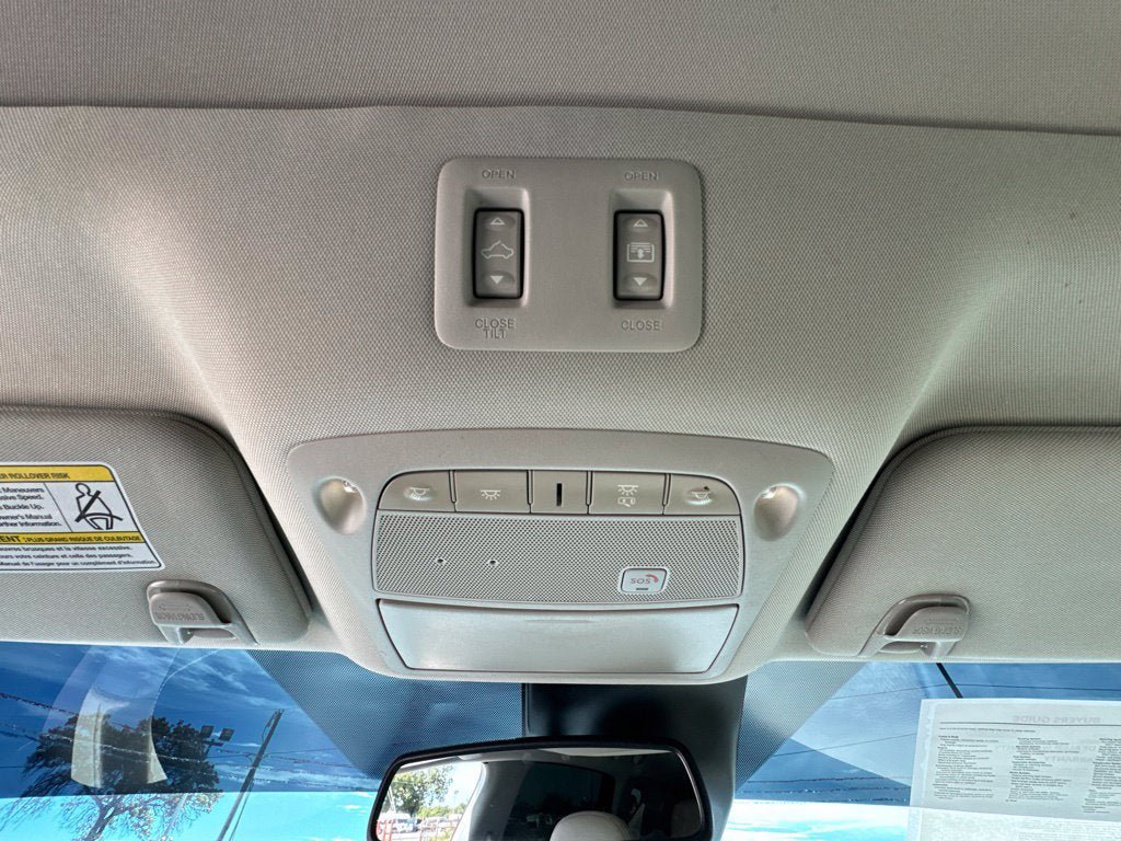 Used 2021 Nissan Murano Platinum w/ Cargo Package FWD image 17