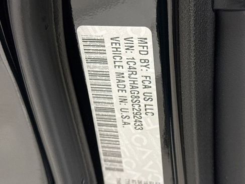 Used 2025 Jeep Grand Cherokee Laredo X w/ Luxury Tech Group I image 28