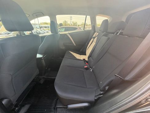 Used 2017 Toyota RAV4 LE image 11
