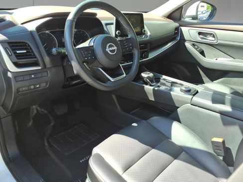 Used 2023 Nissan Rogue SV w/ SV Premium B Package AWD/4WD image 11