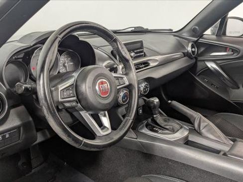 Used 2017 FIAT 124 Spider Classica image 15