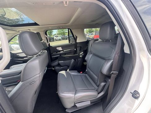 Certified 2025 Ford Expedition Active AWD/4WD image 16