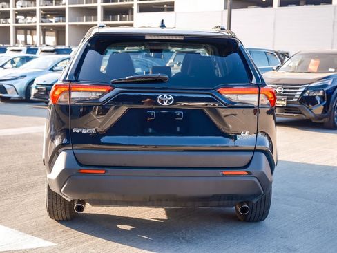 Certified 2025 Toyota RAV4 LE AWD/4WD image 5