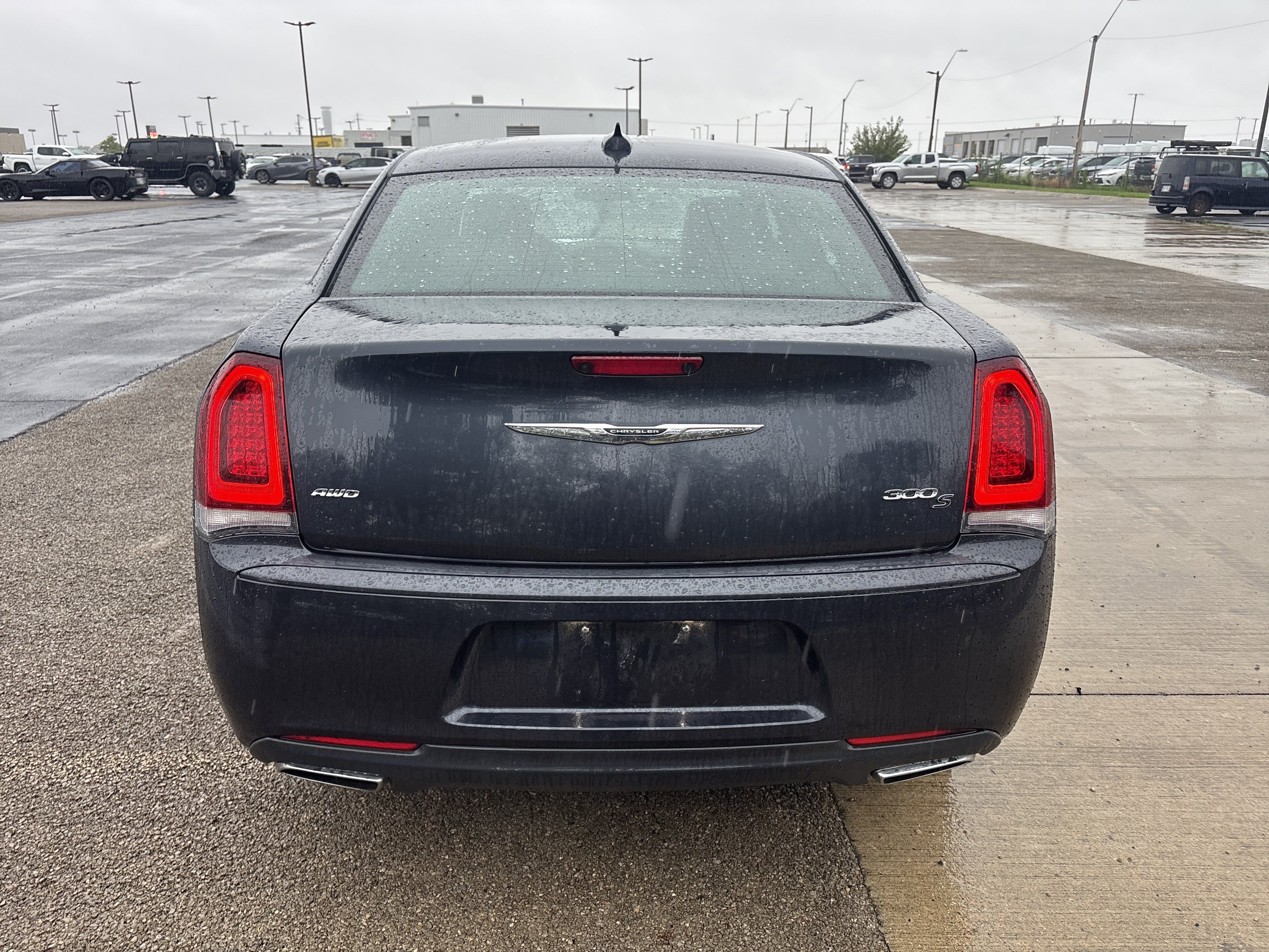 Used 2017 Chrysler 300 S AWD/4WD image 4