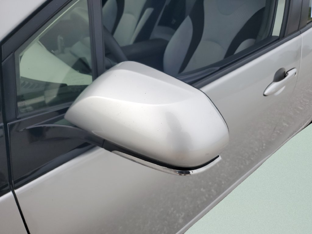 Used 2020 Toyota Prius LE FWD image 25