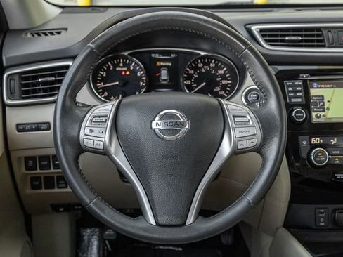 Used 2016 Nissan Rogue SL image 9