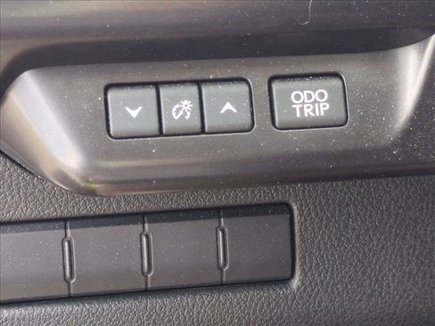 Used 2022 Lexus UX 200 w/ Accessory Package (Z1) image 14