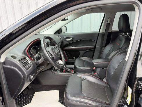 Used 2018 Jeep Compass Trailhawk w/ Leather Interior Group AWD/4WD image 16