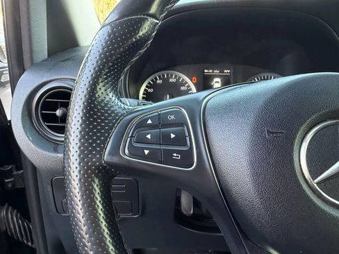Used 2018 Mercedes-Benz Metris Passenger image 10