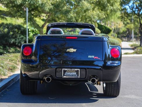 Used 2005 Chevrolet SSR w/ Preferred Equipment Group image 6