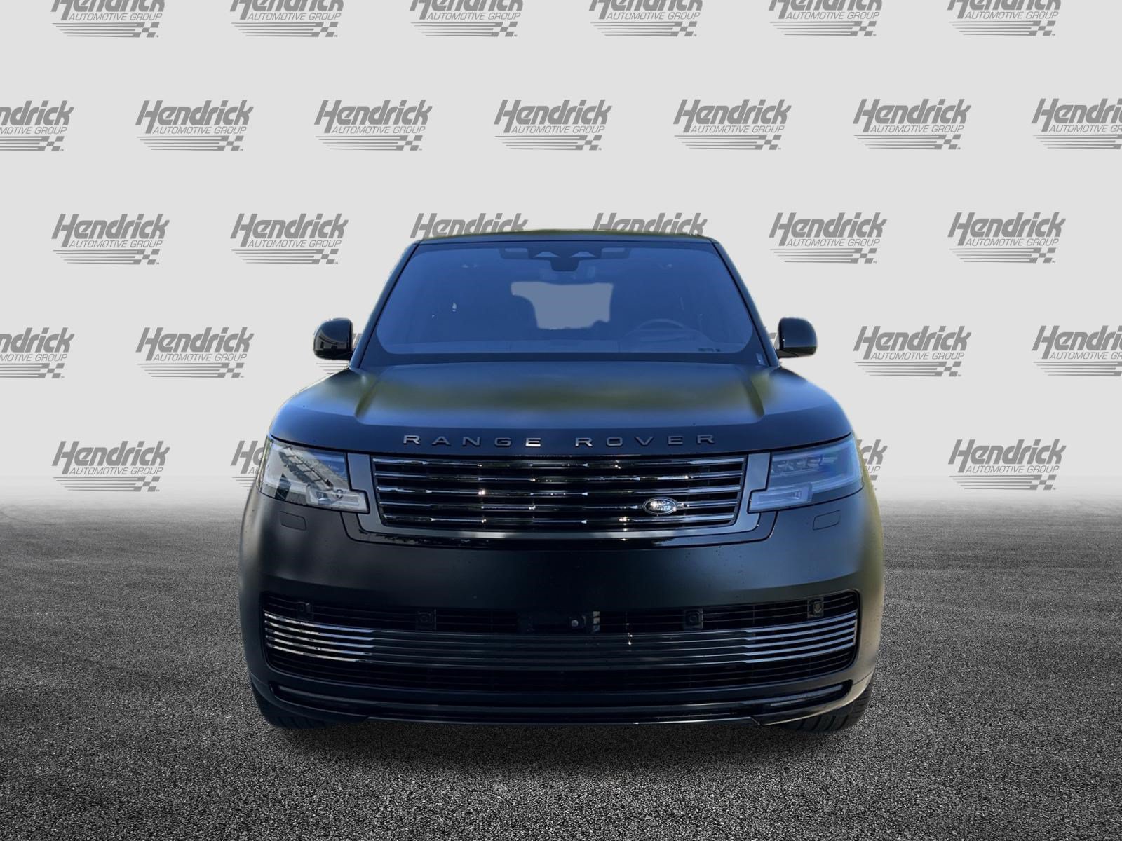 Used 2023 Land Rover Range Rover SV AWD/4WD image 3