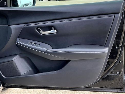 Used 2024 Nissan Sentra SV FWD image 23