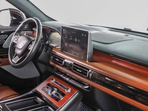 Used 2021 Lincoln Aviator Reserve w/ Equipment Group 201A image 28