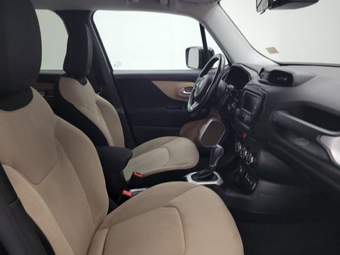 Used 2015 Jeep Renegade Latitude AWD/4WD image 21