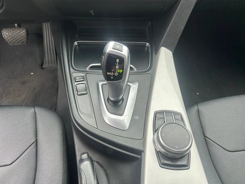 Used 2018 BMW 320i Sedan RWD image 11