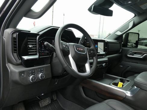 Certified 2025 GMC Sierra 2500 SLT w/ SLT Premium Package image 23