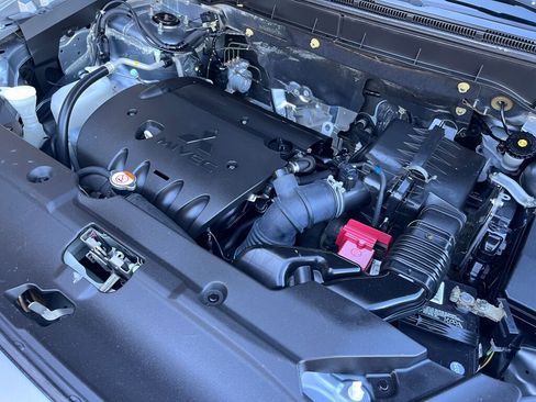 Used 2016 Mitsubishi Outlander Sport ES image 31