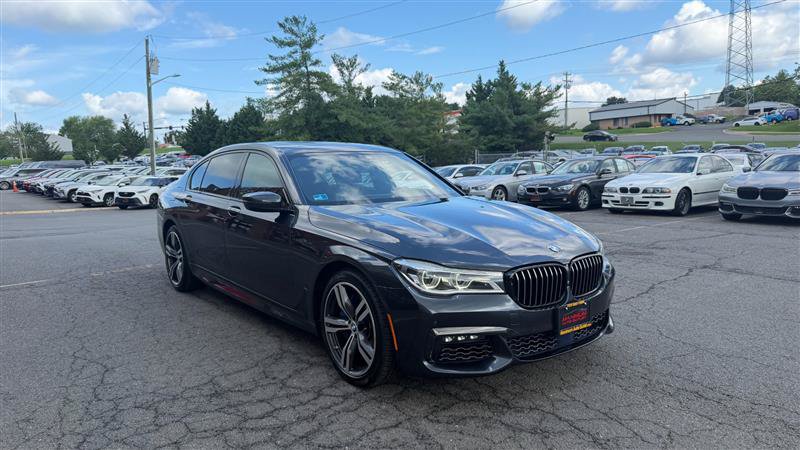 Used 2018 BMW 750i RWD image 3