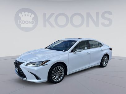 Used 2022 Lexus ES 300h w/ Accessory Package