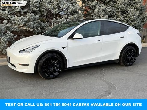 Used 2022 Tesla Model Y Long Range image 1