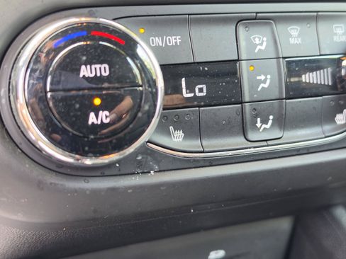 Used 2021 Chevrolet TrailBlazer ACTIV w/ Sun and Liftgate Package AWD/4WD image 28