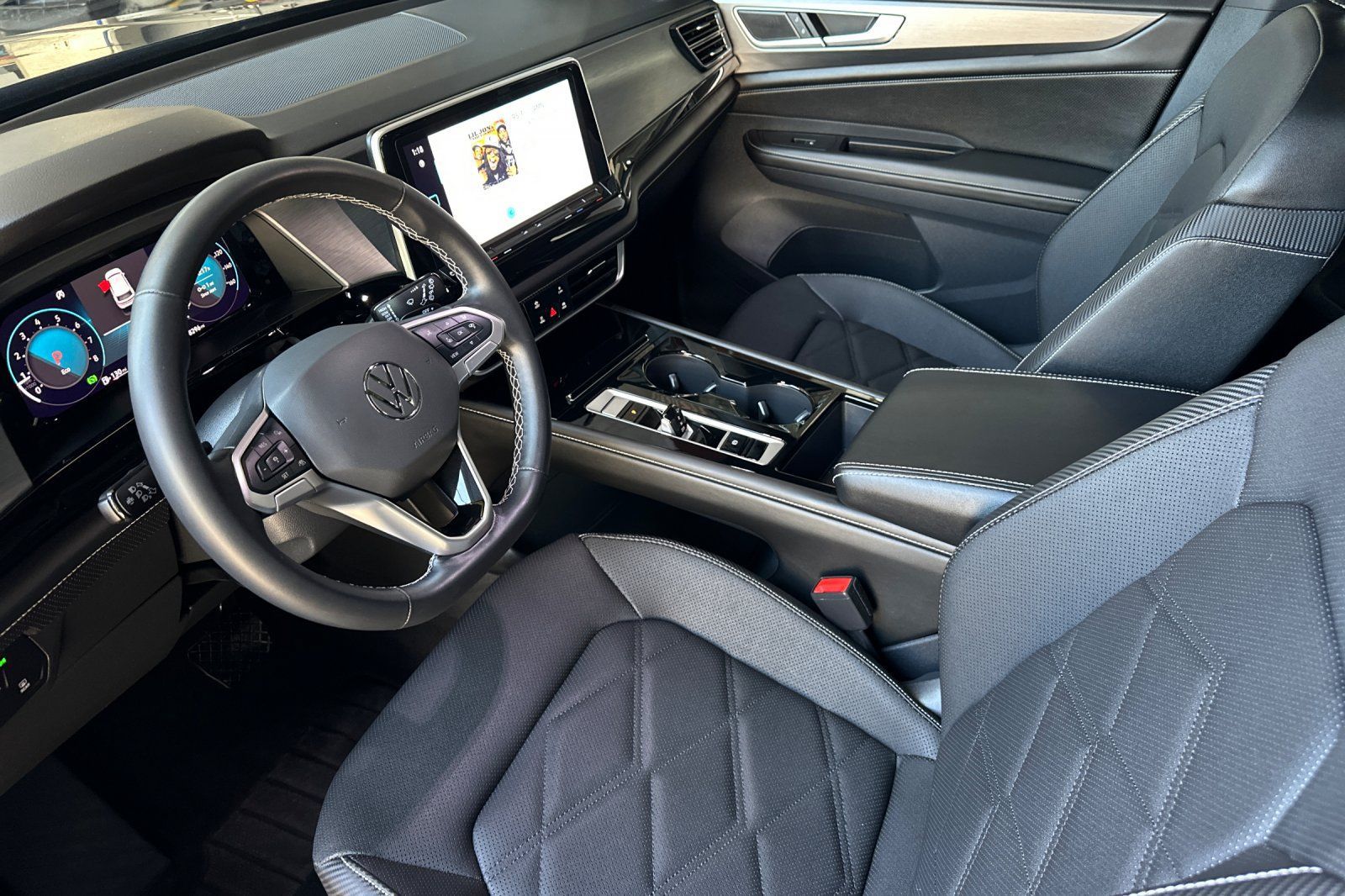 Used 2024 Volkswagen Atlas Cross Sport SE FWD image 10