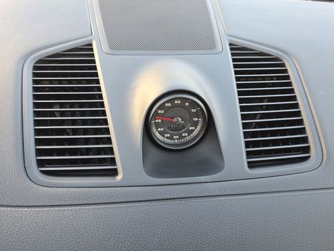 Used 2021 Porsche Cayenne Coupe image 32