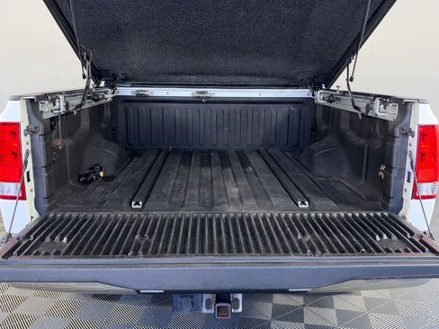 Used 2011 Nissan Titan SV w/ SV Premium Utility Pkg AWD/4WD image 15