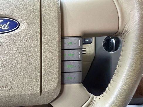 Used 2004 Ford F150 Lariat image 28