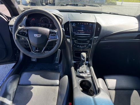 Used 2017 Cadillac ATS V w/ Luxury Package RWD image 14