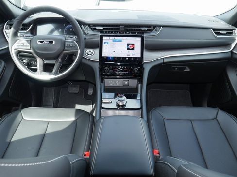 New 2025 Jeep Grand Cherokee L Limited w/ Luxury Tech Group II image 9