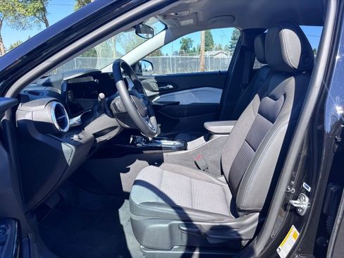 New 2025 Chevrolet Trax LT w/ LT Convenience Package image 22
