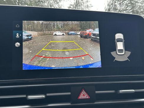 Used 2023 Hyundai Elantra Limited image 26