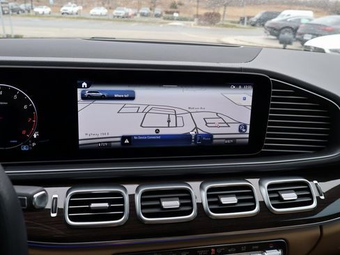 Certified 2025 Mercedes-Benz GLS 580 4MATIC image 23