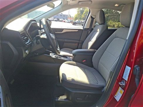 Used 2022 Ford Escape SE w/ SE Sport Appearance Package image 16