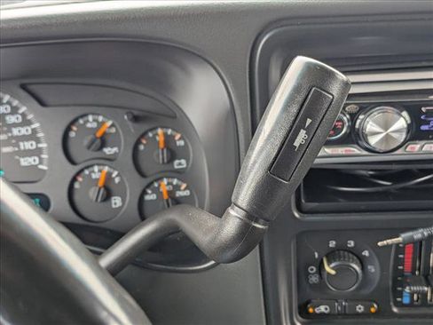 Used 2004 Chevrolet Avalanche 2WD image 12