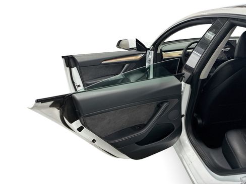 Certified 2022 Tesla Model 3 Long Range AWD/4WD image 10